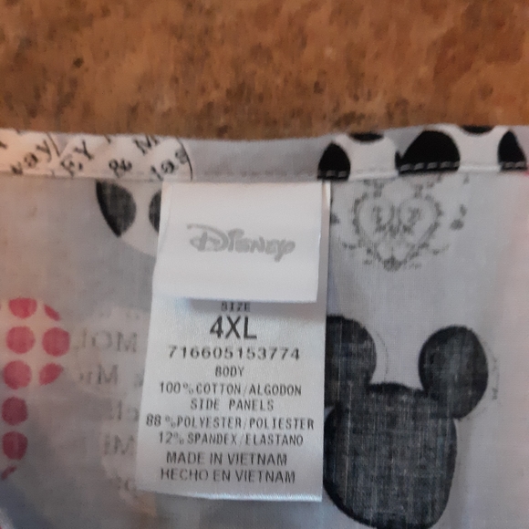 Scrub top - Picture 2 of 2